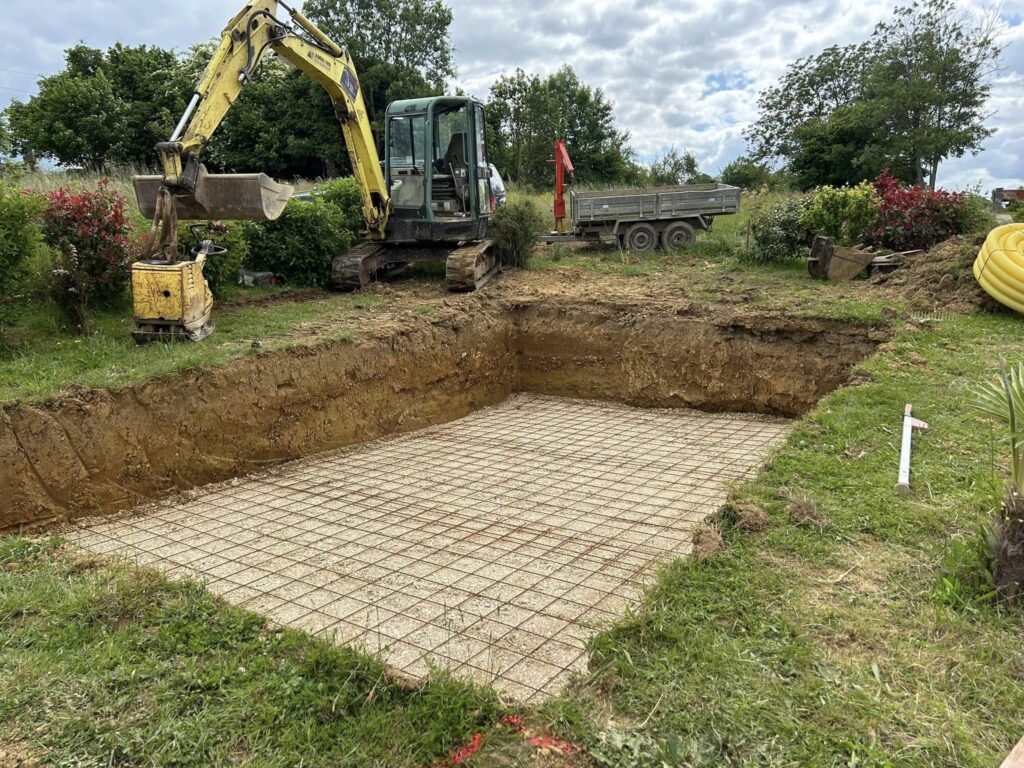 t-p-j.fr - terrassement prêt à bétonner pour une piscine