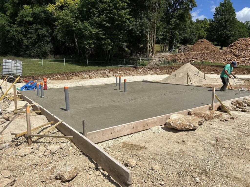 t-p-j.fr - fondation avant la pose d'un chalet