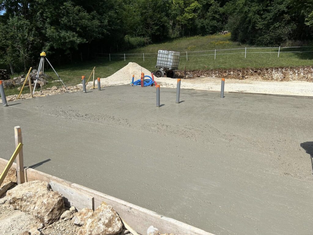 t-p-j.fr - fondation avant la pose d'un chalet